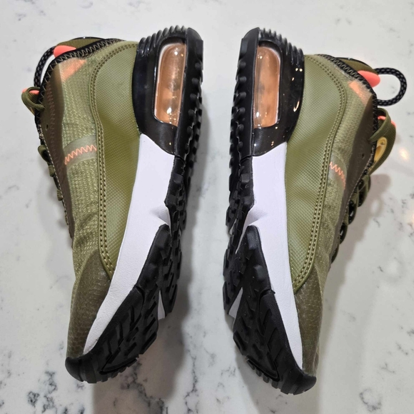 Nike Air Max 2090 Women's SZ.6 "Olive Flak" DC1875-300 Running Sneakers New - Picture 5 of 15